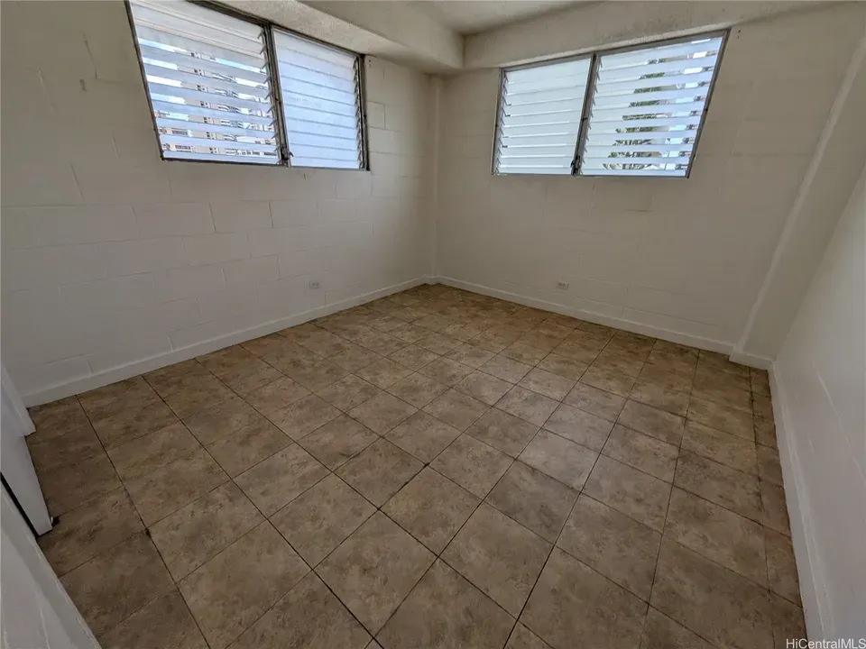 1 Bed 1 Bath Urban Residential Condo in Honolulu, HI - 4