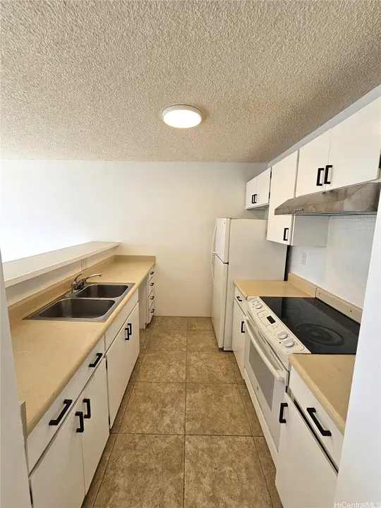 1 Bed 1 Bath Urban Residential Condo in Honolulu, HI - 2