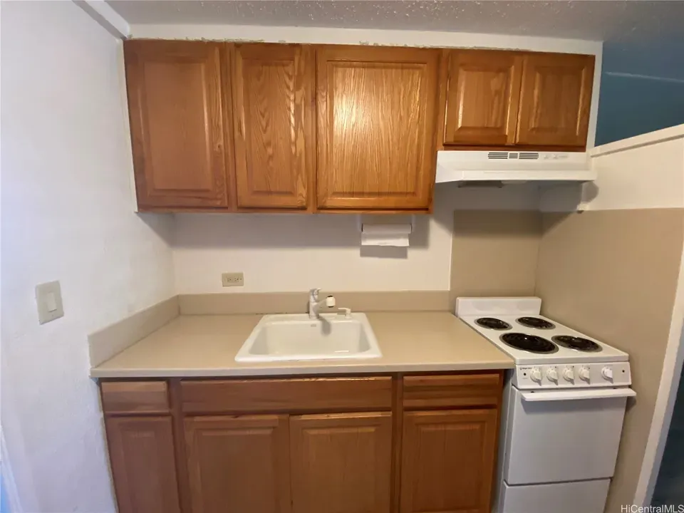 1 Bed 1 Bath Urban Residential Condo in Honolulu, HI - 4