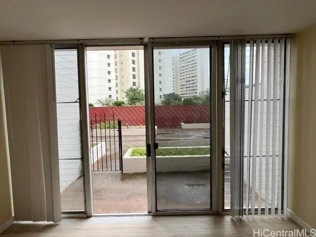 1 Bed 1 Bath Urban Residential Condo in Honolulu, HI - 2