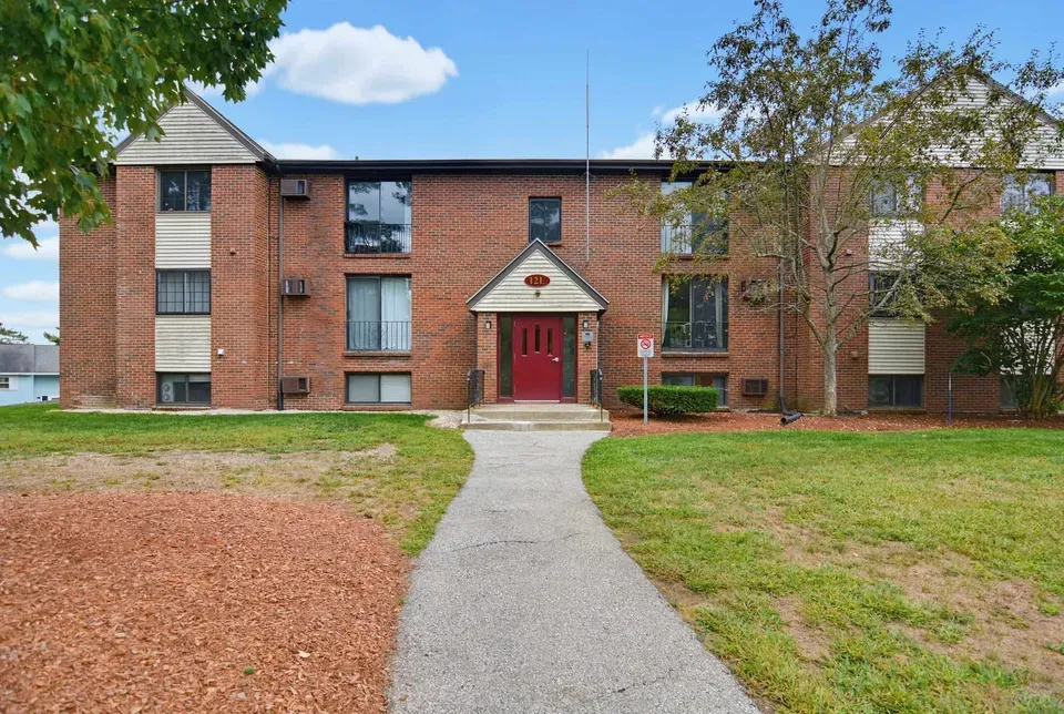 1 Bed 1 Bath Urban Residential Condo in Manchester, NH - 3