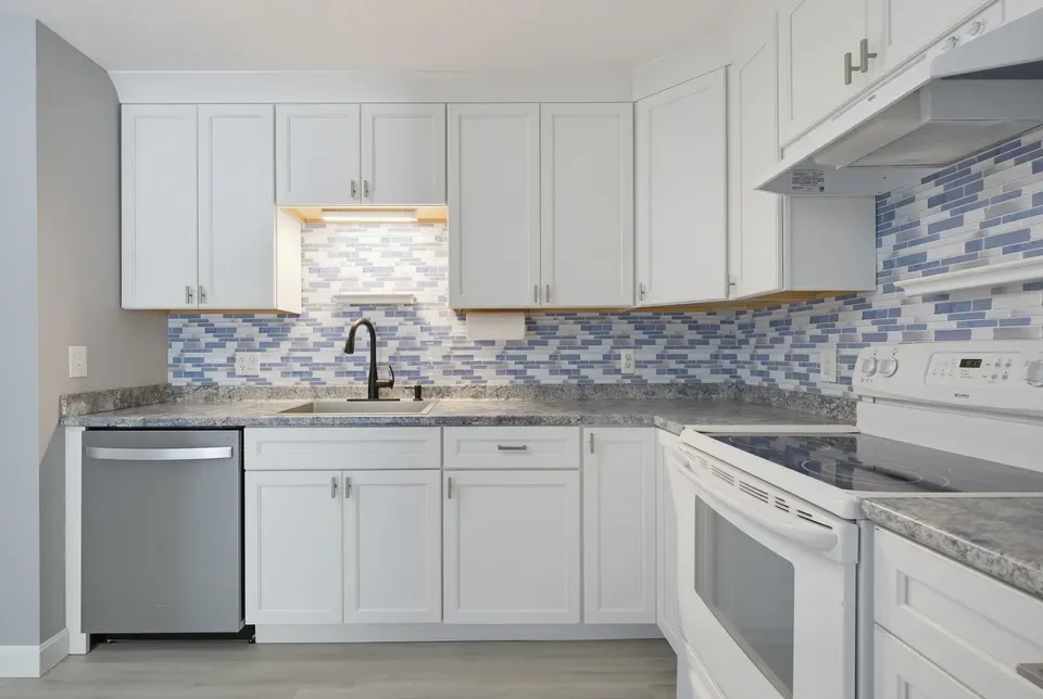 1 Bed 1 Bath Urban Residential Condo in Manchester, NH - 4