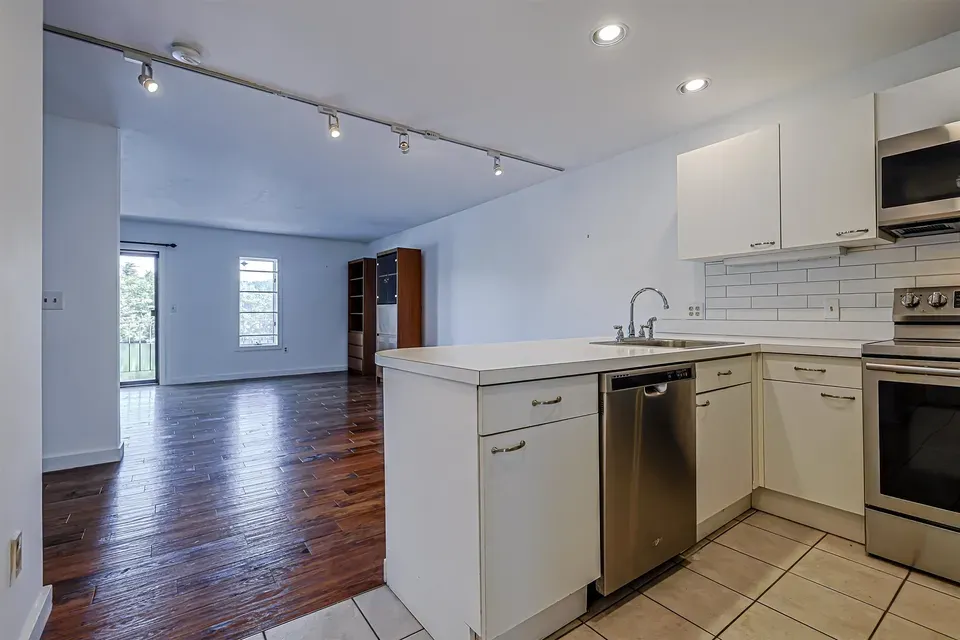 1 Bed 1 Bath Urban Residential Condo in Manchester, NH - 3