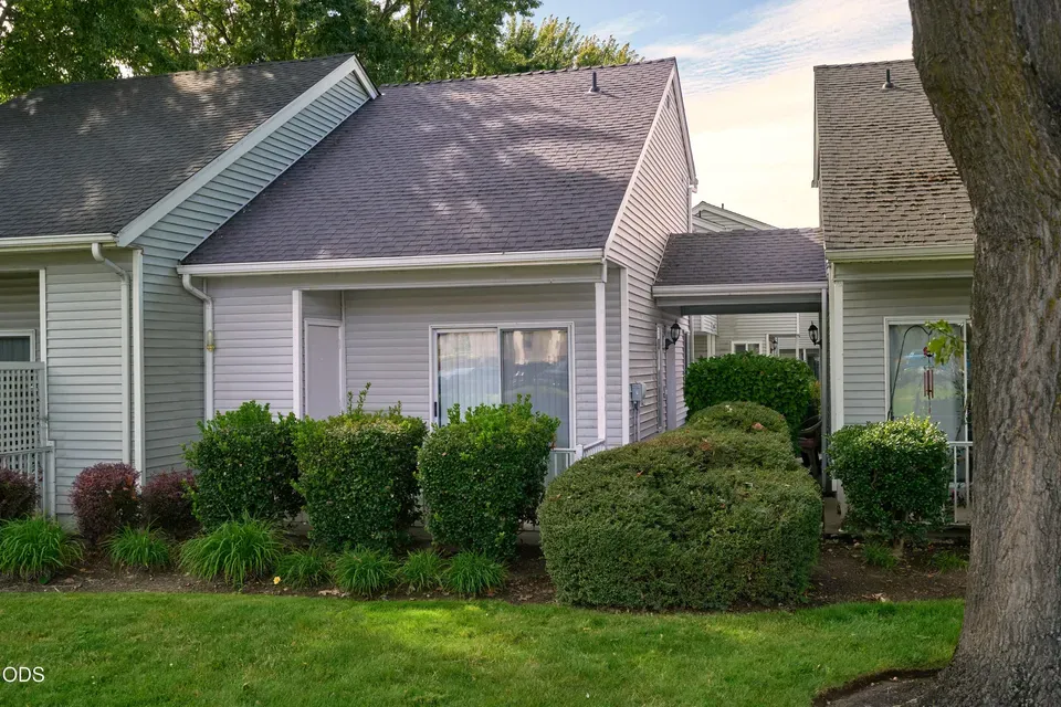 1 Bed 1 Bath Urban Residential Condo in Medford, OR