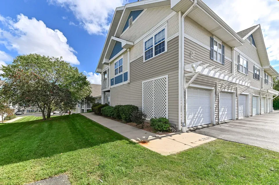 1 Bed 1 Bath Urban Residential Condo in Milwaukee, WI
