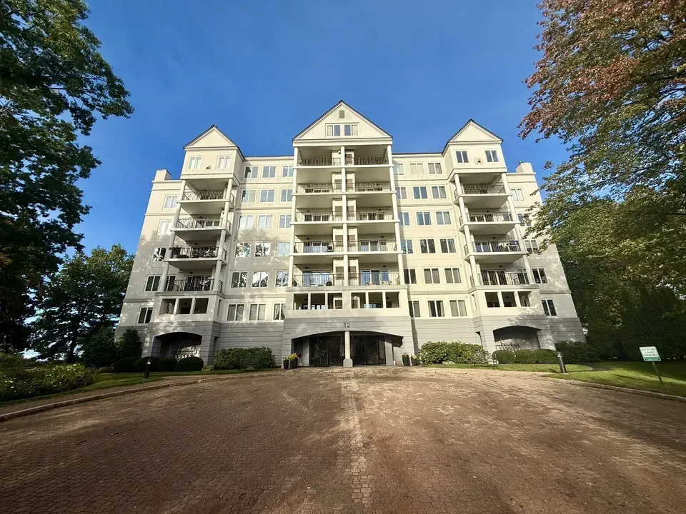 1 Bed 1 Bath Urban Residential Condo in Nashua, NH - 1