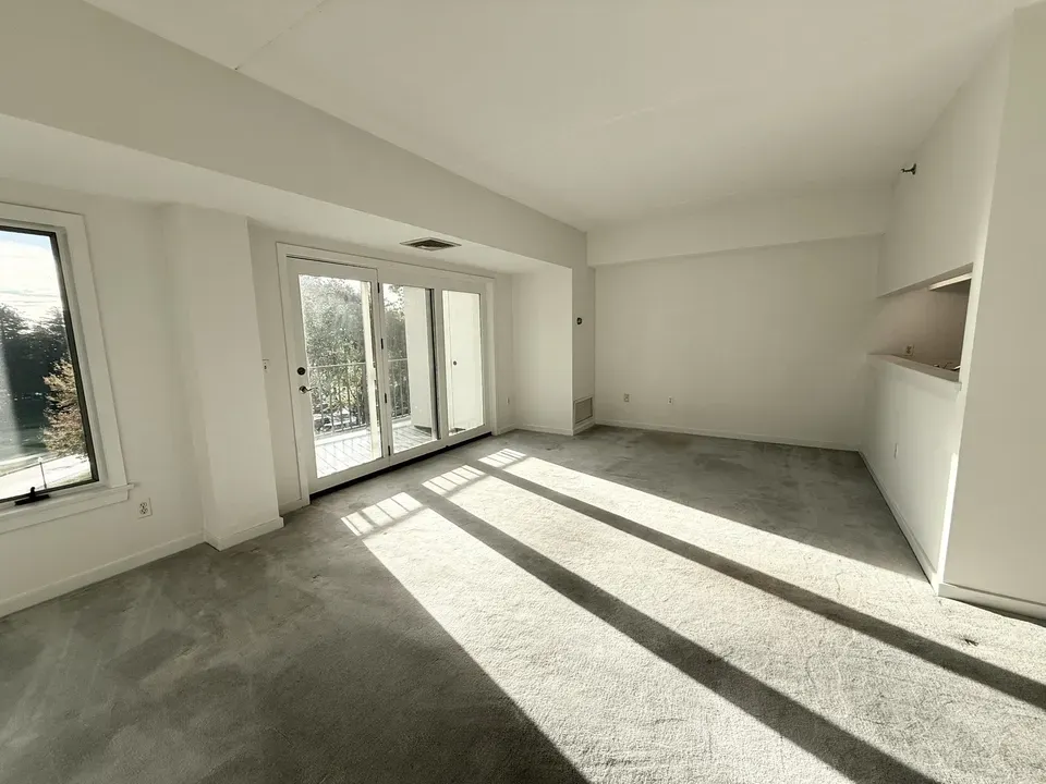 1 Bed 1 Bath Urban Residential Condo in Nashua, NH - 2