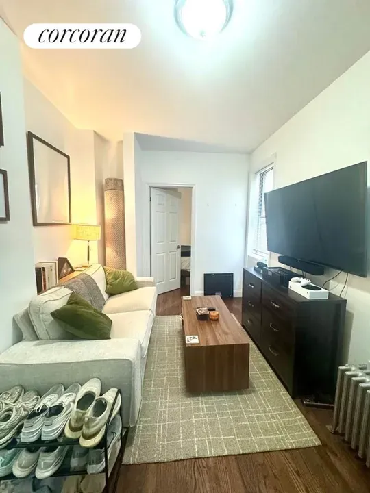 1 Bed 1 Bath Urban Residential Condo in New York, NY - 3