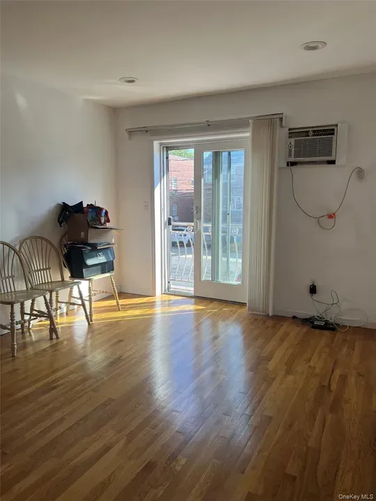 1 Bed 1 Bath Urban Residential Condo in Queens, NY