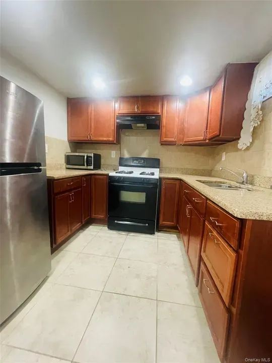 1 Bed 1 Bath Urban Residential Condo in Queens, NY - 1