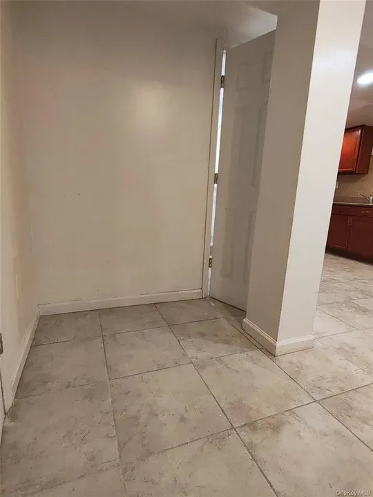 1 Bed 1 Bath Urban Residential Condo in Queens, NY - 4
