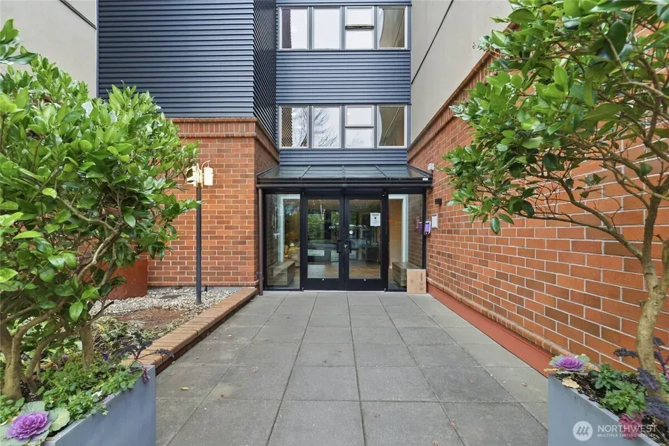 1 Bed 1 Bath Urban Residential Condo in Seattle, WA - 3