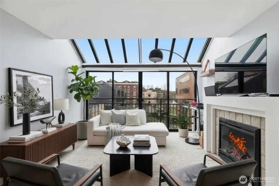 1 Bed 1 Bath Urban Residential Condo in Seattle, WA - 5