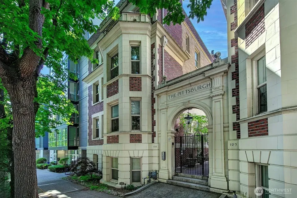 1 Bed 1 Bath Urban Residential Condo in Seattle, WA - 5