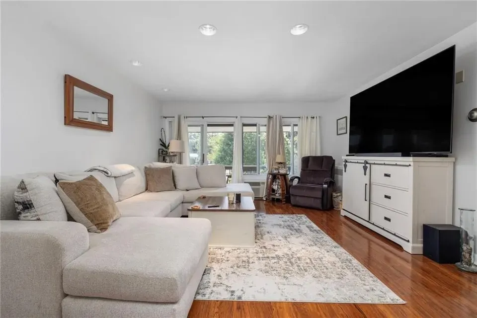 1 Bed 1 Bath Urban Residential Condo in Warwick, RI - 5