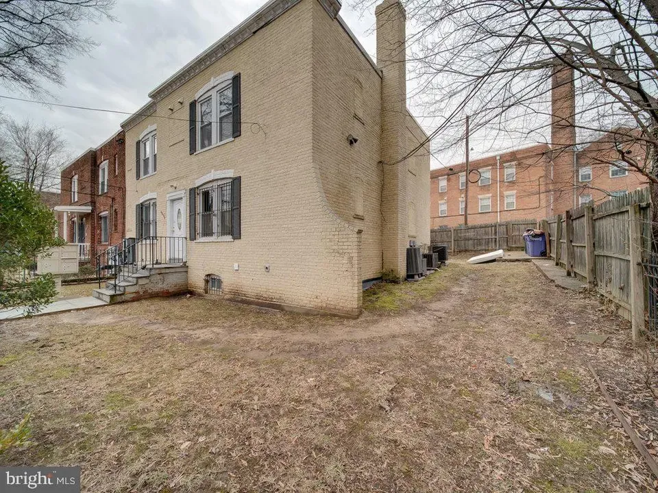 1 Bed 1 Bath Urban Residential Condo in Washington, DC - 4