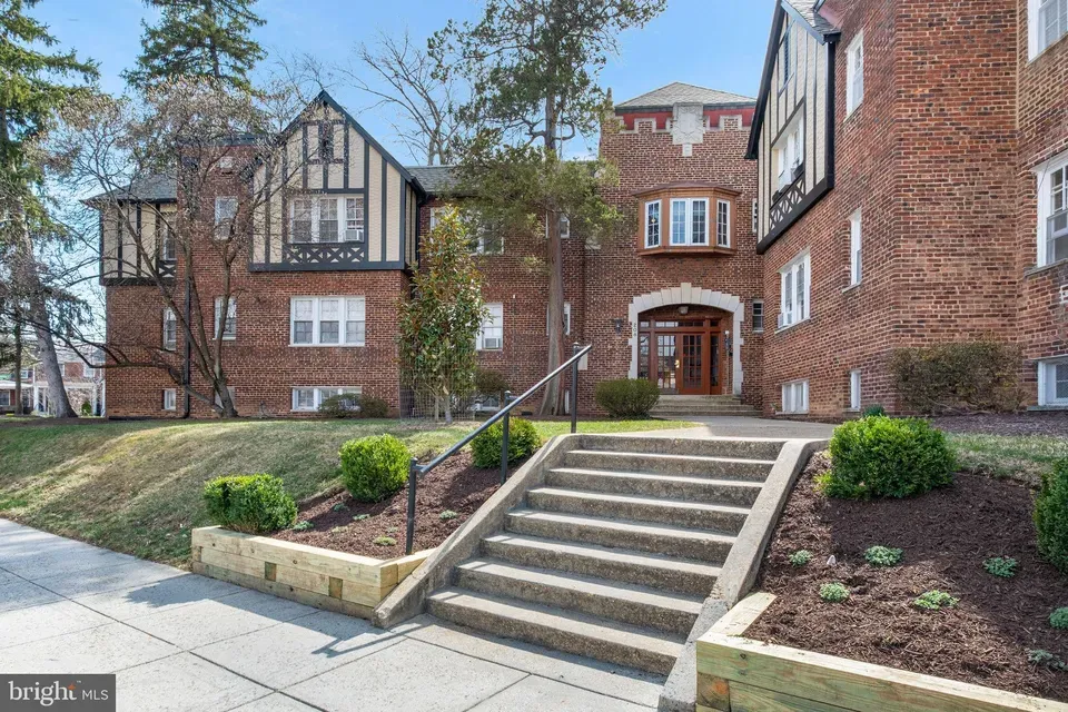 1 Bed 1 Bath Urban Residential Condo in Washington, DC - 4