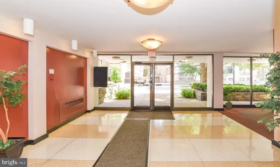 1 Bed 1 Bath Urban Residential Condo in Washington, DC - 2