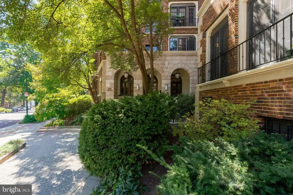 1 Bed 1 Bath Urban Residential Condo in Washington, DC