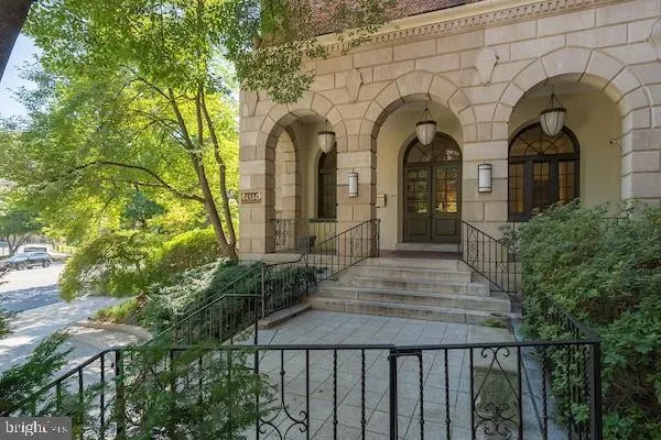 1 Bed 1 Bath Urban Residential Condo in Washington, DC - 2