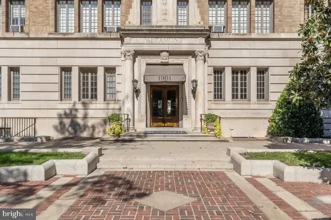 1 Bed 1 Bath Urban Residential Condo in Washington, DC - 1