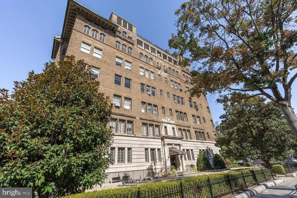 1 Bed 1 Bath Urban Residential Condo in Washington, DC - 2