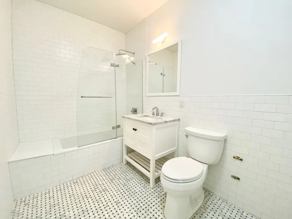 1 Bed 2 Bath Contemporary High-Rise Condo in Brooklyn, NY - 2