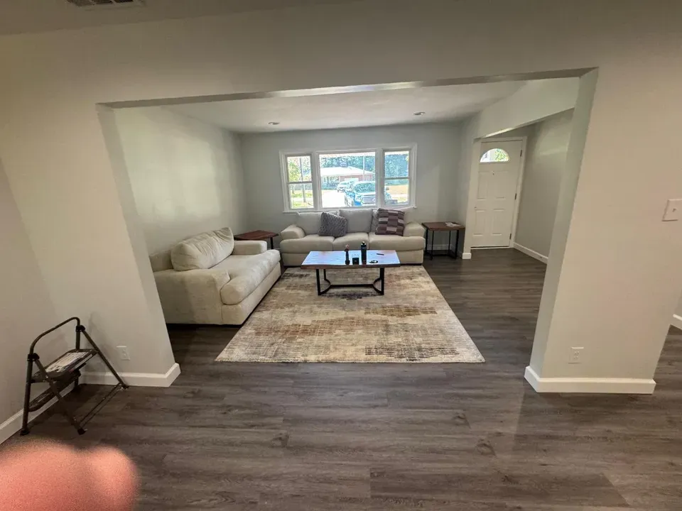 1 Bed 2 Bath Contemporary High-Rise Condo in Chesapeake, VA - 3