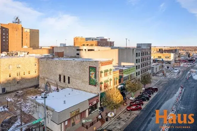 1 Bed 2 Bath Contemporary Multi-Level Townhome in Topeka, KS - 3