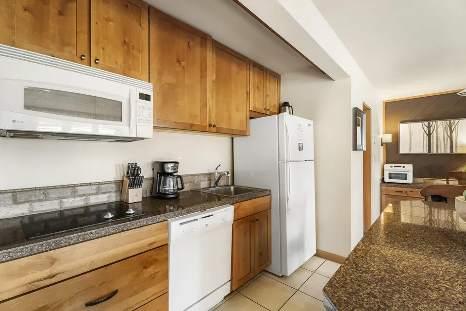 1 Bed 2 Bath Urban Residential Condo in Bend, OR - 4