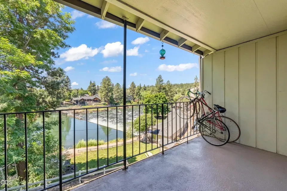 1 Bed 2 Bath Urban Residential Condo in Bend, OR - 2