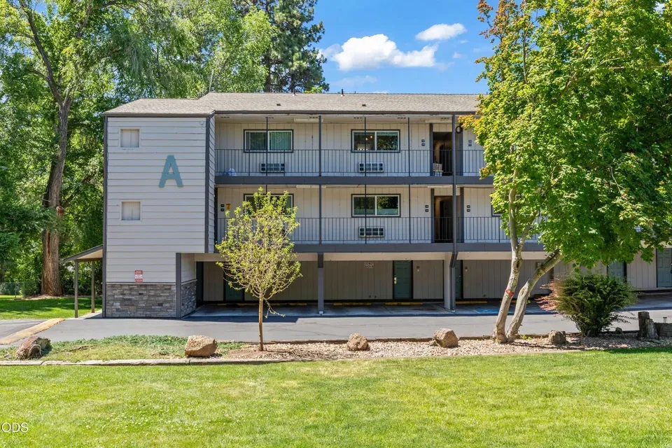 1 Bed 2 Bath Urban Residential Condo in Bend, OR - 3