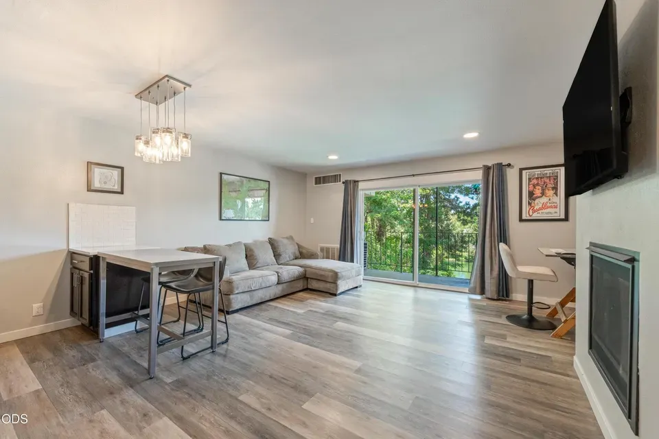 1 Bed 2 Bath Urban Residential Condo in Bend, OR - 4