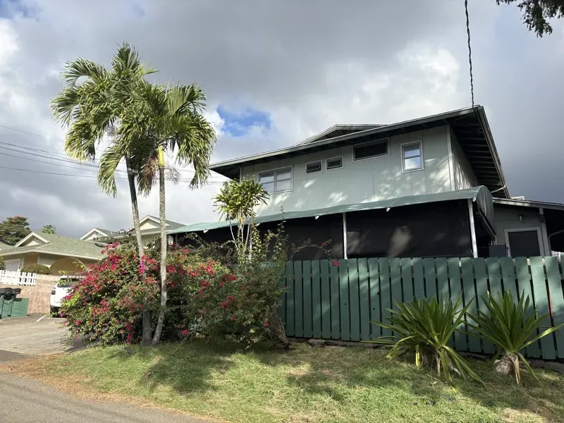 10 Bed 3 Bath Contemporary Multi-Level Townhome in Honolulu, HI - 1
