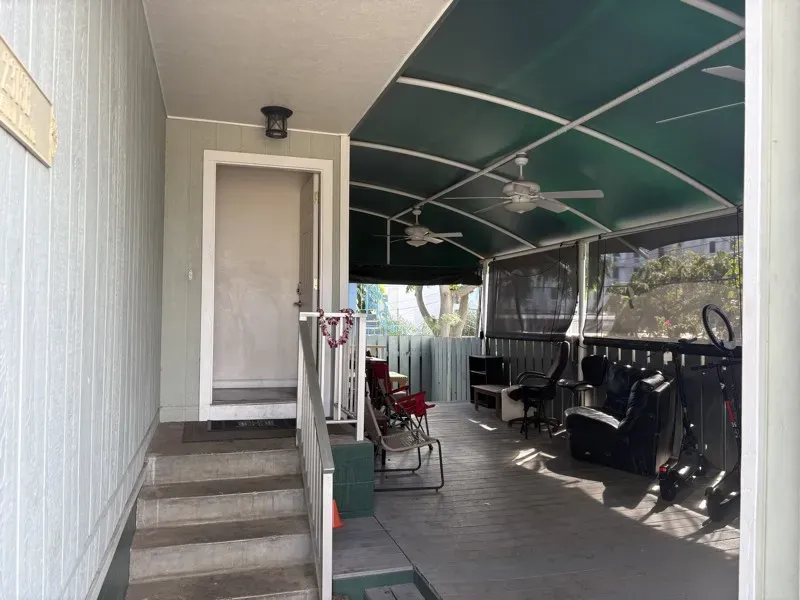 10 Bed 3 Bath Contemporary Multi-Level Townhome in Honolulu, HI - 3