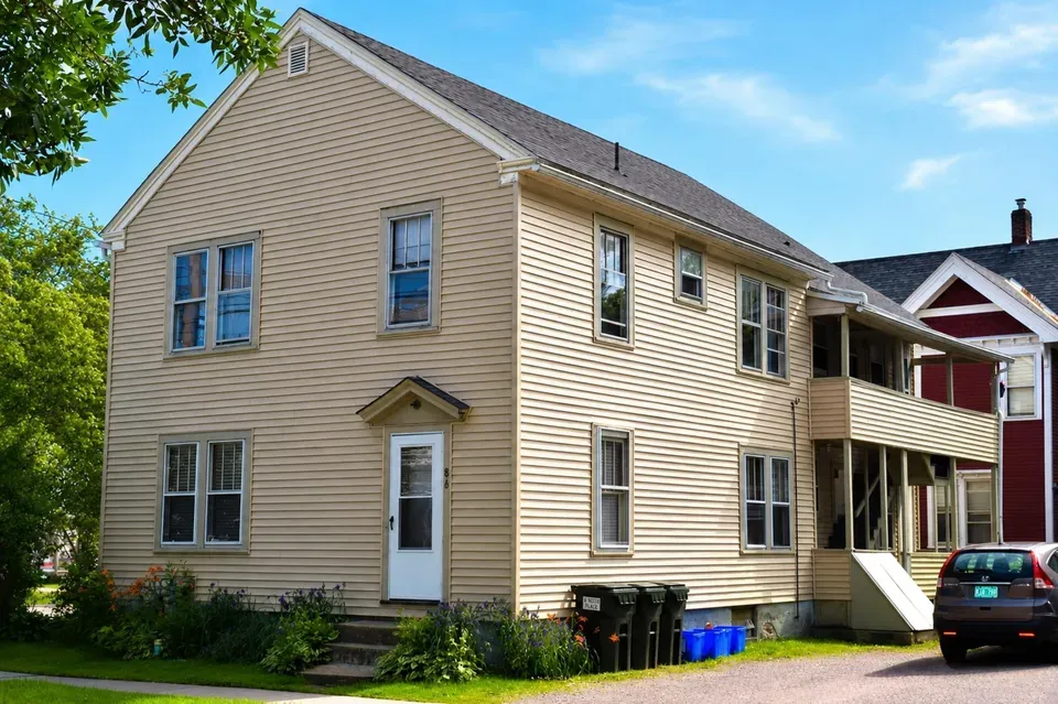 10 Bed 3 Bath Multi-Unit Residential Property in Burlington, VT