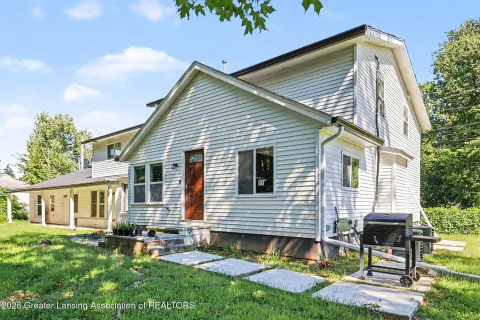 11 Bed 5 Bath Established Mid-Century Residence in Lansing, MI - 3