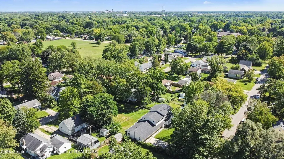 11 Bed 5 Bath Established Mid-Century Residence in Lansing, MI - 4