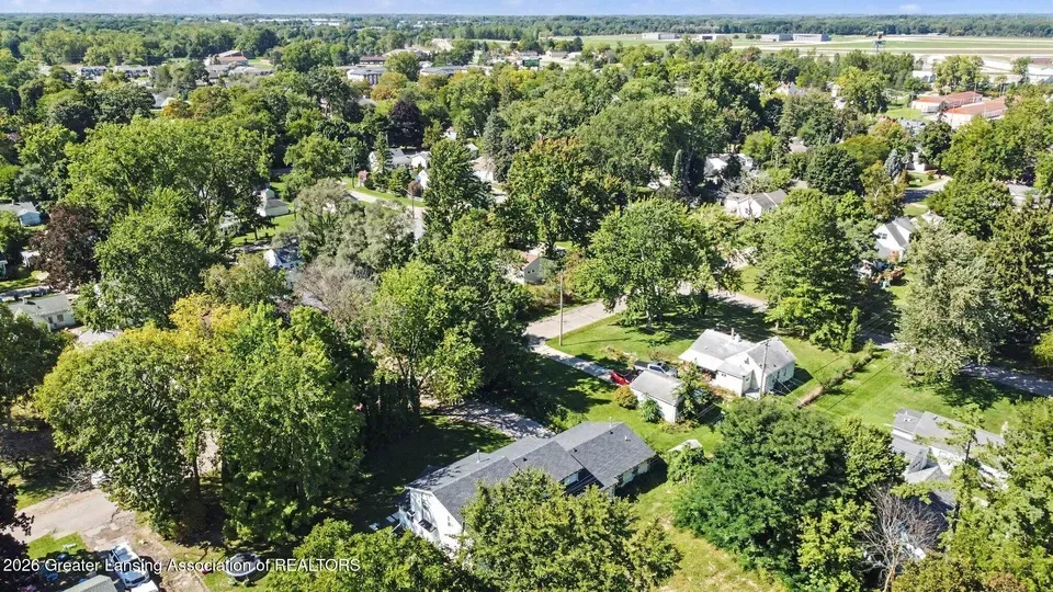 11 Bed 5 Bath Established Mid-Century Residence in Lansing, MI - 5