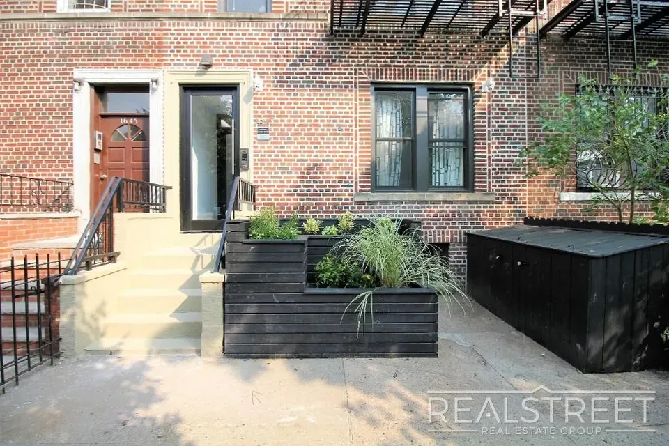 11 Bed 6 Bath Urban Residential Condo in Brooklyn, NY - 2