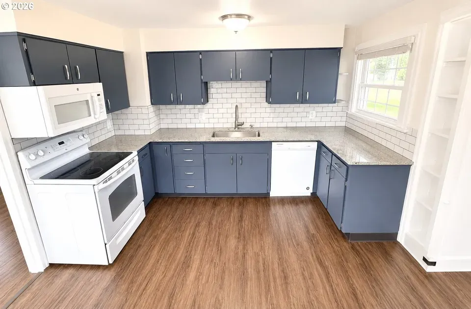 2 Bed 1 Bath Classic Historic Era Home in Beaverton, OR - 3