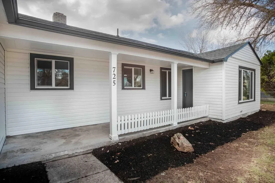 2 Bed 1 Bath Classic Historic Era Home in Boise, ID - 2