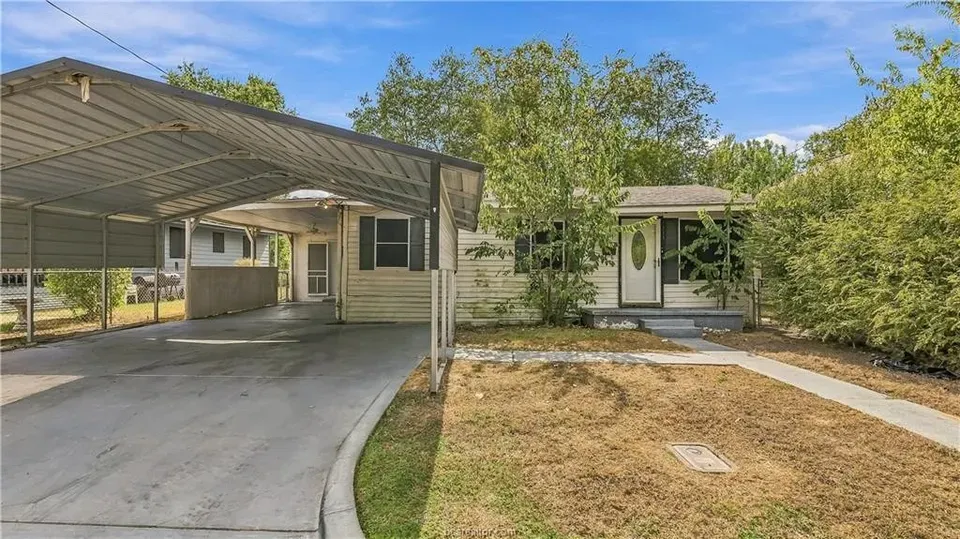 2 Bed 1 Bath Classic Historic Era Home in College Station, TX - 1