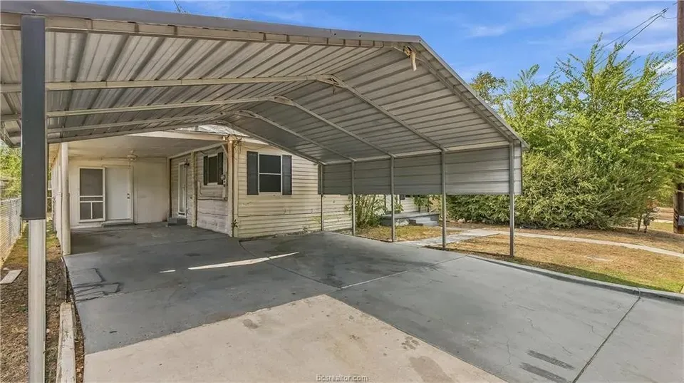 2 Bed 1 Bath Classic Historic Era Home in College Station, TX - 2