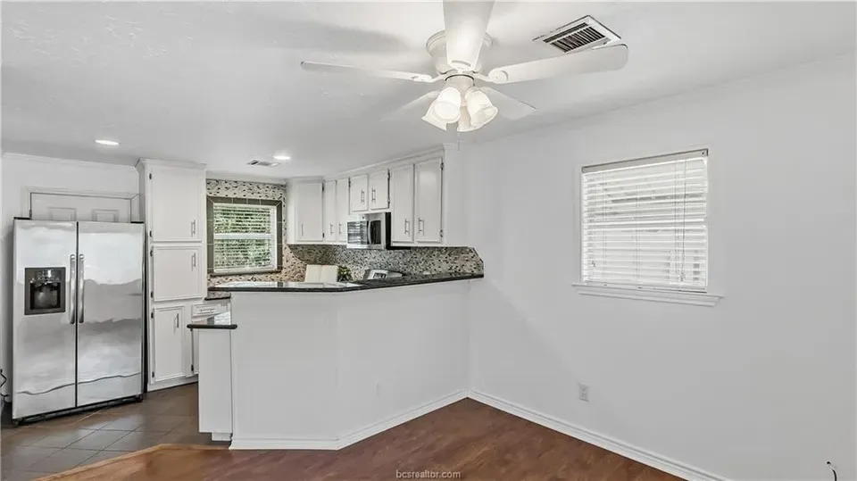 2 Bed 1 Bath Classic Historic Era Home in College Station, TX - 5