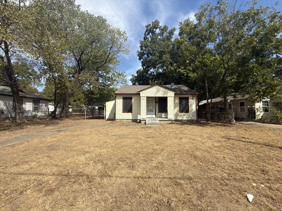2 Bed 1 Bath Classic Historic Era Home in Dallas, TX - Hero