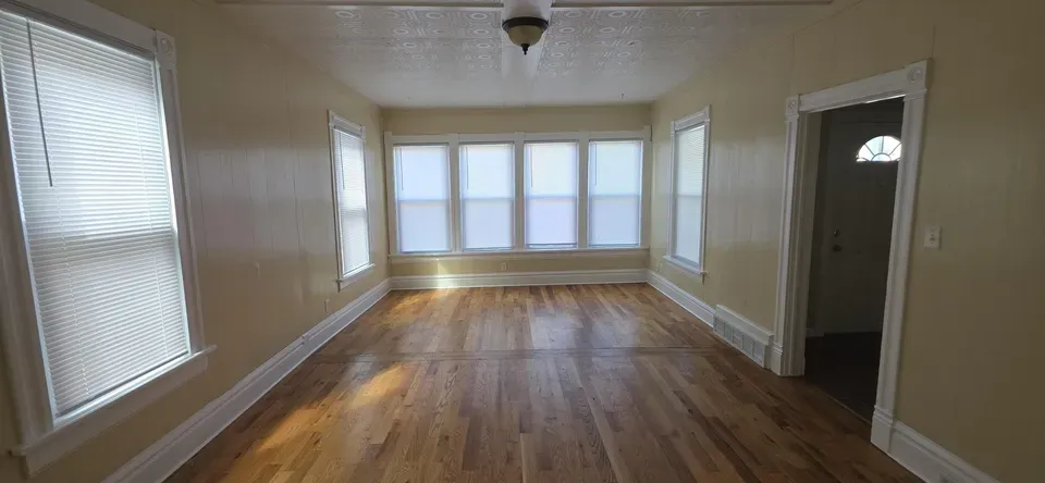2 Bed 1 Bath Classic Historic Era Home in Kenosha, WI - 4