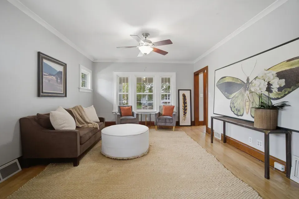 2 Bed 1 Bath Classic Historic Era Home in Kenosha, WI - 5