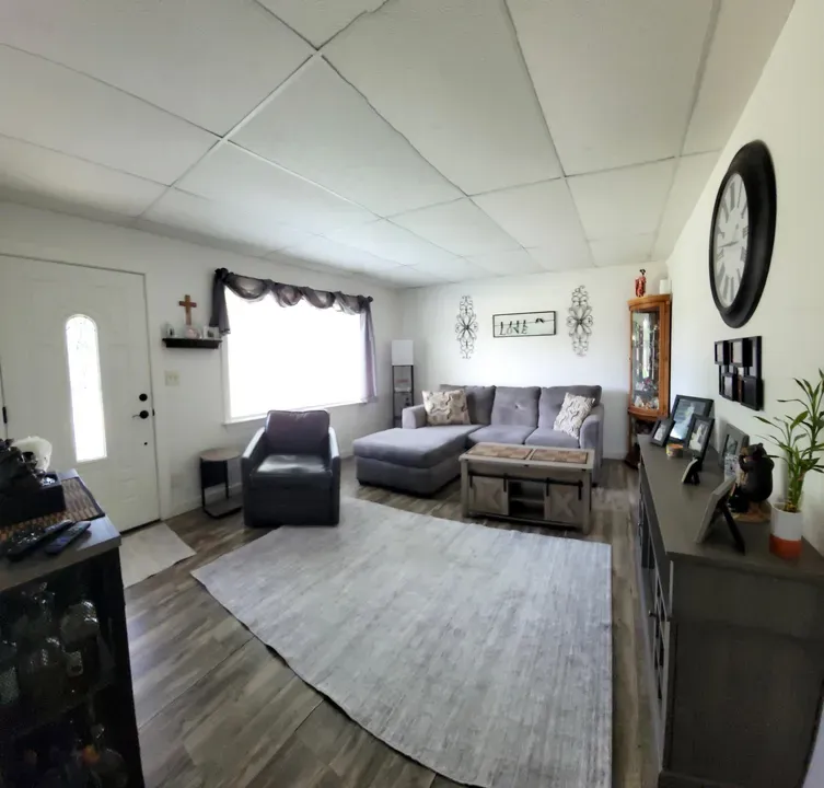 2 Bed 1 Bath Classic Historic Era Home in Kenosha, WI - 5