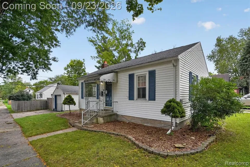 2 Bed 1 Bath Classic Historic Era Home in Lansing, MI - 4